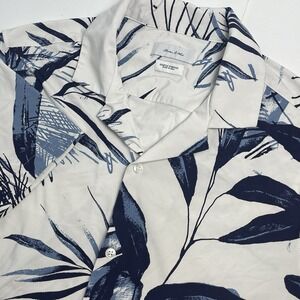 Porter & Ash Men's Kinetic Stretch Short Sleeve White Blue Floral Leaves Button